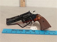 Colt Diamondback .38 special 6 shot revolver