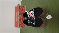 new in the box vans off the wall size 9