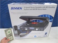 New JENSEN 3speed Turntable w/ MP3 Encoding Radio