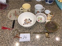 HUGE LOT OF KITCHEN DECO ITEMS