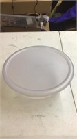 Sterilite plastic mixing bowl with lid