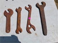 4 vintage wrenches