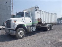 1995 Ford L9000 Feed/Silage Truck Mohrlang Bed