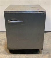 Traulsen Rolling Undercounter Refrigerator UHT27-R