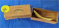 VINTAGE FLATFISH LURE IN BOX