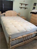 QUEEN WOOD FRAME WITH MATTRESS AND BOX SPRING