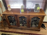 LIGHTED WOOD/GLASS HUTCH