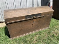 BEAUTIFUL ANTIQUE WOOD IMMIGRANTS TRUNK WITH KEY