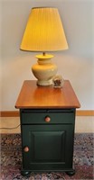 Side Table w/ Lamp 18x24x26