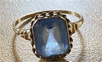 10k Gold & Blue Stone Size 7.5 Ring