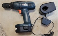 Black & Decker Drill w/ Charger - works