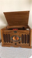 Museum Thomas record player and radio w/