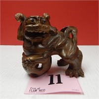 CARVED WOODEN FOO DOG WITH BALL 6 IN