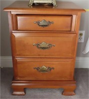 SUMTER CABINET CO. 3 DRAWER MAPLE NIGHT STAND