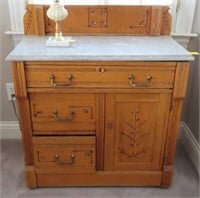 VICTORIAN OAK MARBLE TOP COMMODE