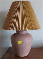 CERAMIC VASE STYLE TABLE LAMP WITH SHADE