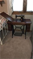 Antique Pop Up Singer Sewing Machine -with cast