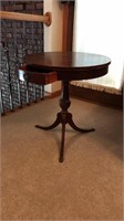Mersman antique wooden parlor table, it swivels !