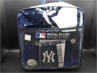 NIP New York Yankees Royal Plush Raschel Blanket