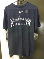 New York Yankees Large Nike T-Shirt