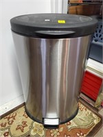 Stainless Steel Garbage Can w/ cleaners