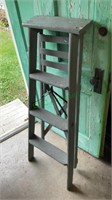 Vintage 4 foot wooden step ladder