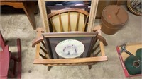 Mixed lot including a nice wooden magazine rack,