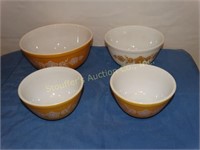 4 Pyrex mixing bowls largest is 2 1/2 qt.