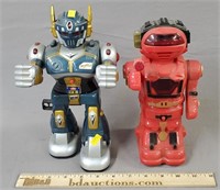 2 Toy Robots