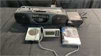 Mixed lot of home electronics: Sony boom box,