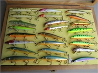 (24) SMITHWICK & PARALA LURES IN WOOD CASE