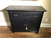 Distressed Chest with 1 Drawer and 2 Doors