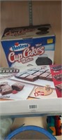 Perfect Brownie & Hostess Cupcake Maker NIB