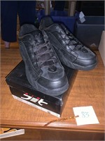 NEW SIZE 10 MENS SHOES