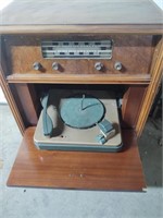 Vintage Radio & Record Player