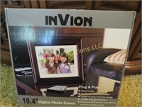 In Vion digital picture frame in box