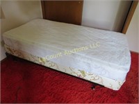 twin frame w mattress and box spring
