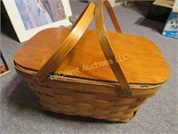 antique picnic basket w contents
