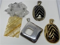 LOT OF PENDANTS & CARVED ONYX NECKLACE