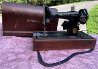 1904 Singer Sewing Machine w/Case