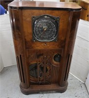 Antique Zenith Console Radio 12U159-26x15x44"H