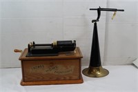 Thomas Home Phonograph-reproduction-15x9x7,