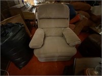 Lay Z Boy Recliner w/Brown Cloth Upholstery