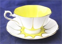 Royal Albert cup and saucer  (2pc)