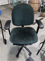 rolling adjustable office chair