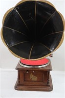 Antique Columbia Graphophone(13x13x9")Horn(19x23)