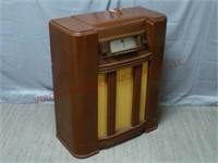 Vintage Sears Roebuck Upright Console Tube Radio