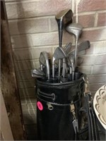 SET OF GOLF CLUBS WITH BAG