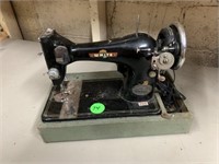 OLD SEWING MACHINE