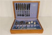 Oneida 8 Place Setting Of Flatware In Chest